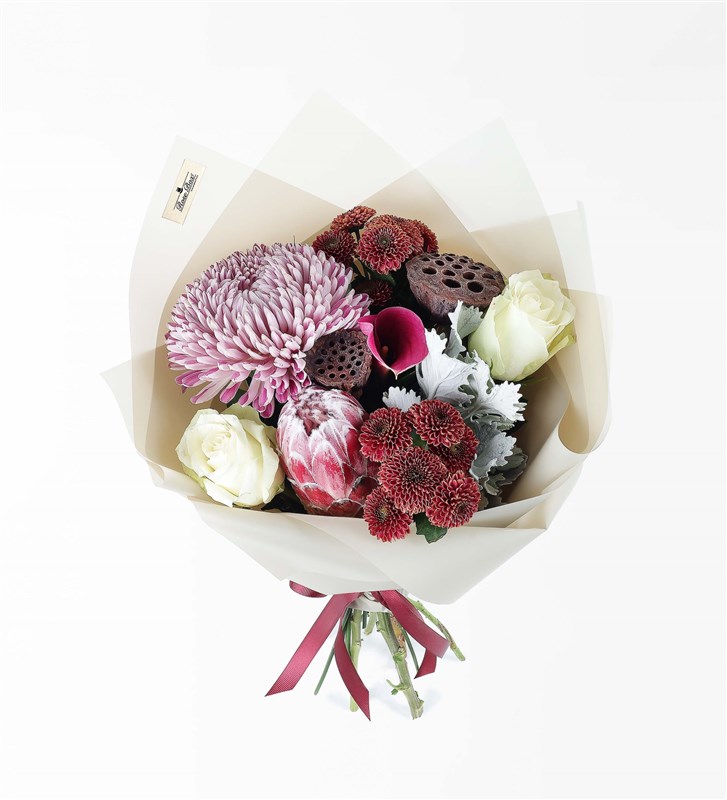 Coral - Protea Anastasya Gala Ve Lotus Çiçek Buketi