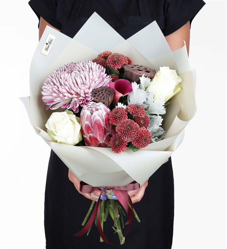 Coral - Protea Anastasya Gala Ve Lotus Çiçek Buketi