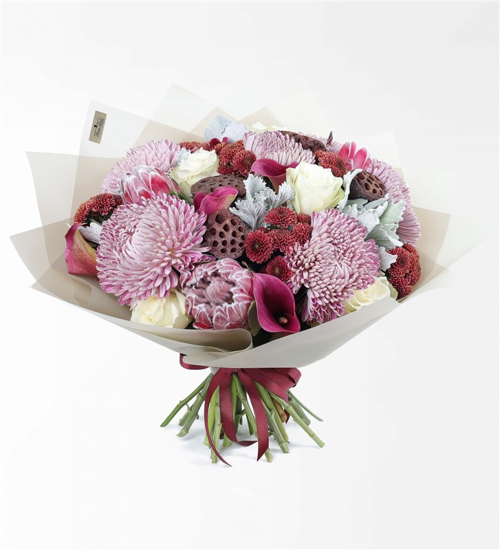 Coral Xl - Protea Anastasya Gala Ve Lotus Çiçek Buketi