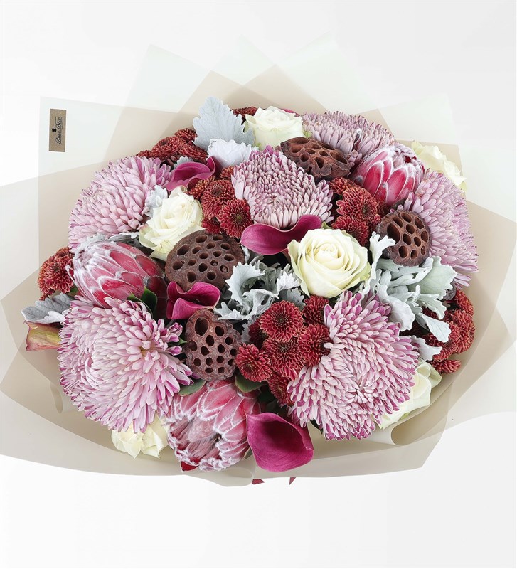 Coral Xl - Protea Anastasya Gala Ve Lotus Çiçek Buketi