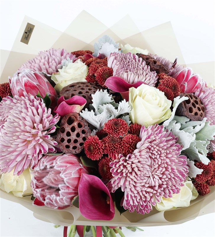 Coral Xl - Protea Anastasya Gala Ve Lotus Çiçek Buketi