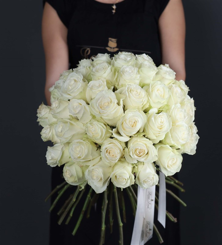 White Athena - 50 Beyaz Gül Buketi